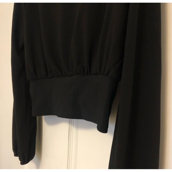 Black light weight to waist top, L, fits like M - Picture 4 of 7